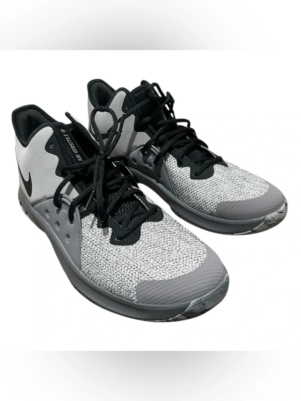 Nike Air Versitile III Basketball Shoes in the Atmosphere Grey and Black Sz 12